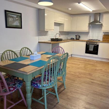Beautiful Apartment,No 1, With Parking Ilfracombe Esterno foto