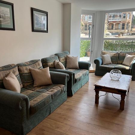 Beautiful Apartment,No 1, With Parking Ilfracombe Esterno foto