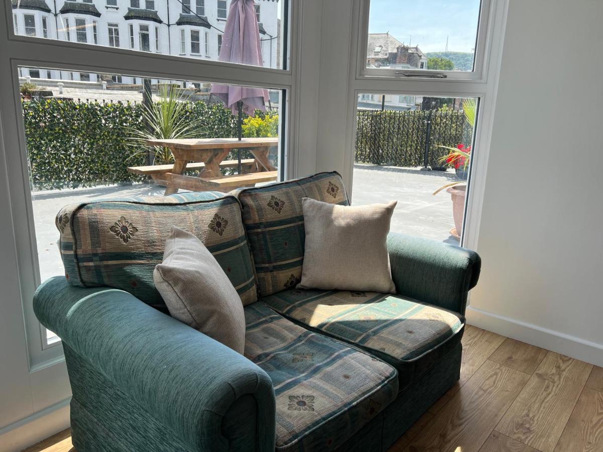 Beautiful Apartment,No 1, With Parking Ilfracombe Esterno foto