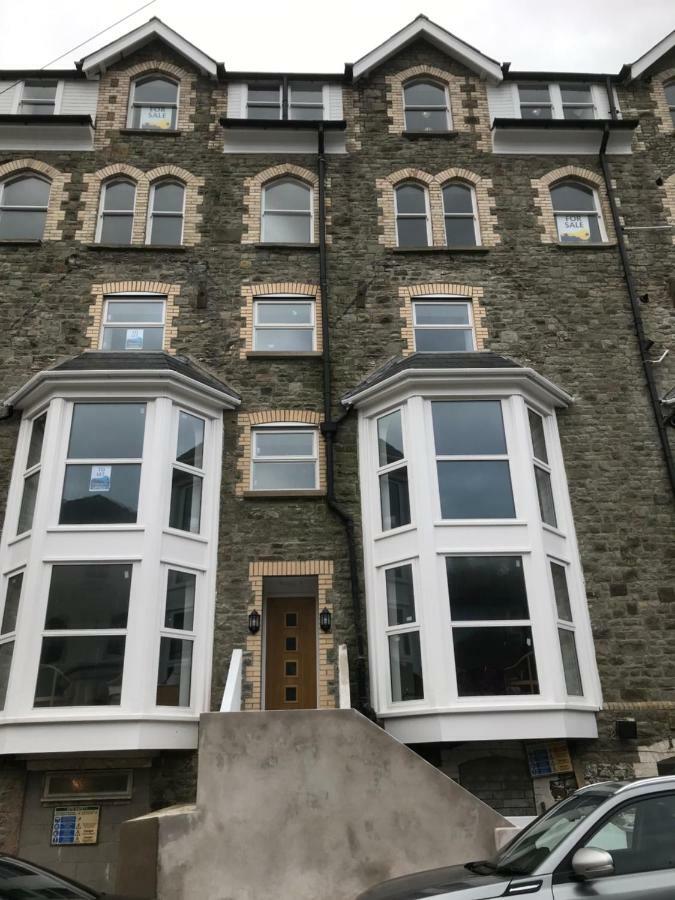 Beautiful Apartment,No 1, With Parking Ilfracombe Esterno foto