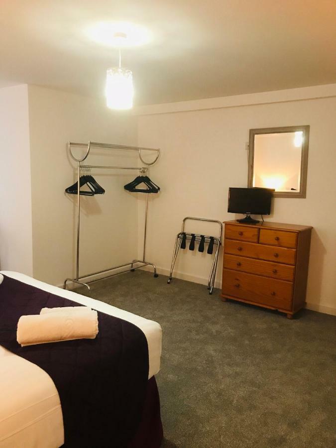Beautiful Apartment,No 1, With Parking Ilfracombe Esterno foto
