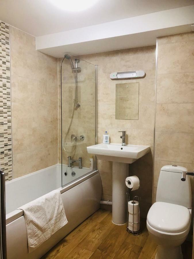 Beautiful Apartment,No 1, With Parking Ilfracombe Esterno foto