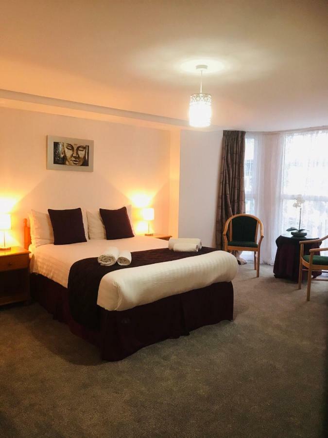 Beautiful Apartment,No 1, With Parking Ilfracombe Esterno foto