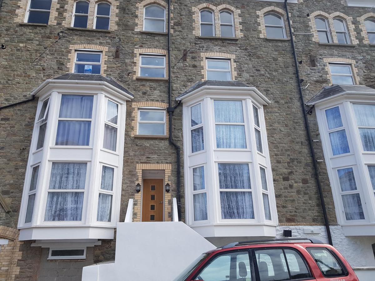 Beautiful Apartment,No 1, With Parking Ilfracombe Esterno foto